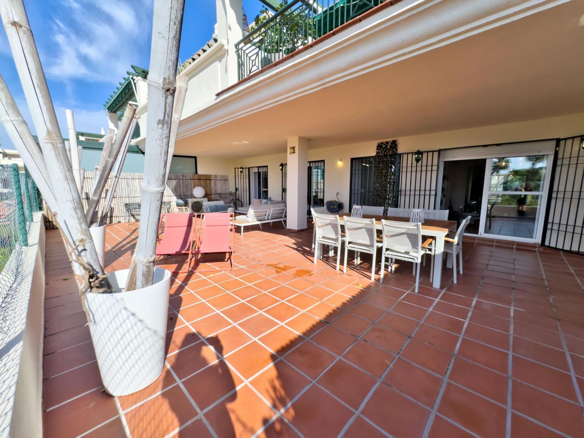 Apartment Bajo Con Terraza En Lorcrimar V Marbella